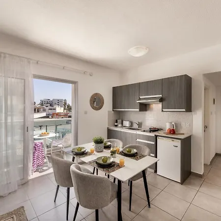 Somantonia Apartamento Protaras