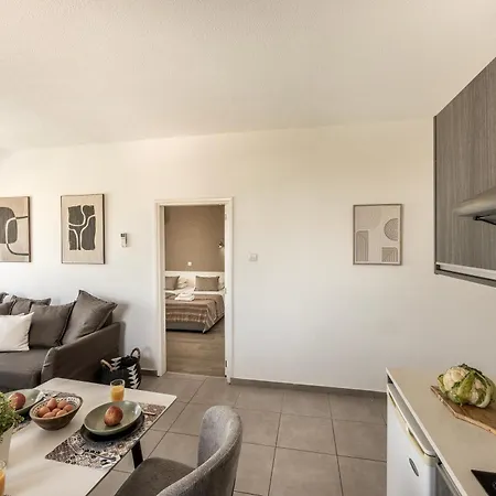 Somantonia Apartment